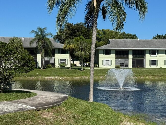 Foto del edificio - 801 Sabal Ridge Cir