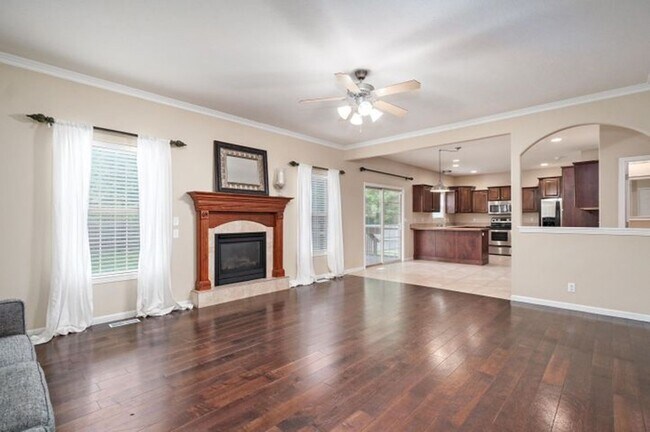 Foto del edificio - 1403 W Maplewood St