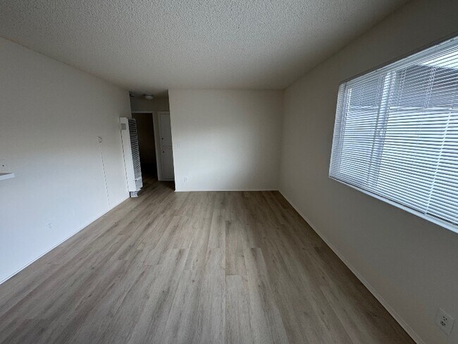 Foto del edificio - 656 3rd St