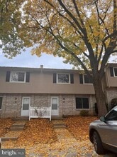 Building Photo - 207 Village Walk