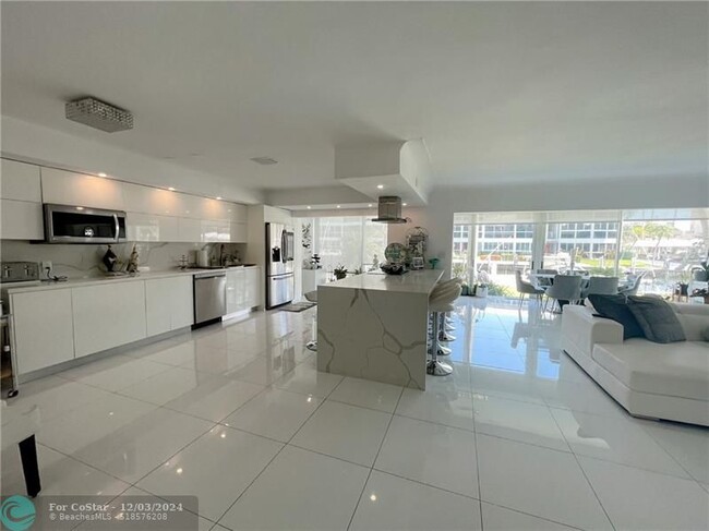 Foto del edificio - 3051 NE 47th Ct