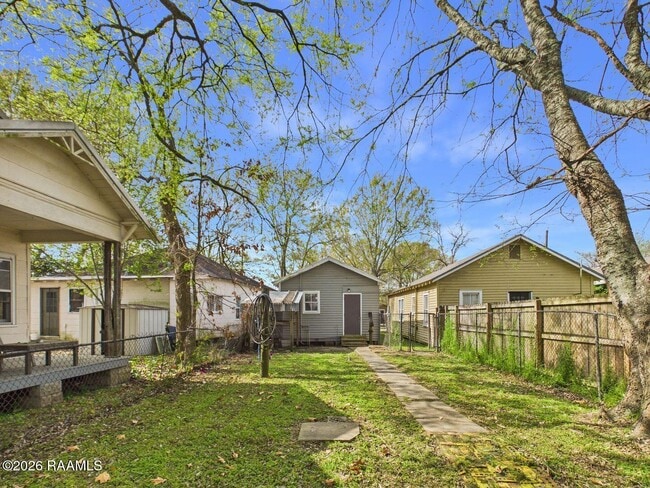 Foto del edificio - 419 Cleveland St