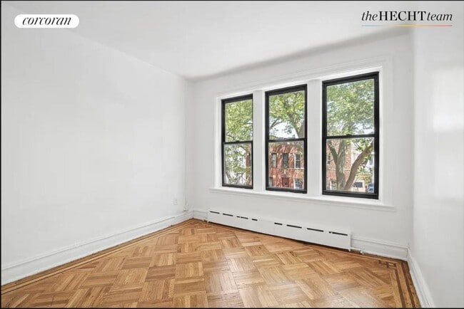 Building Photo - 216 E 93rd St