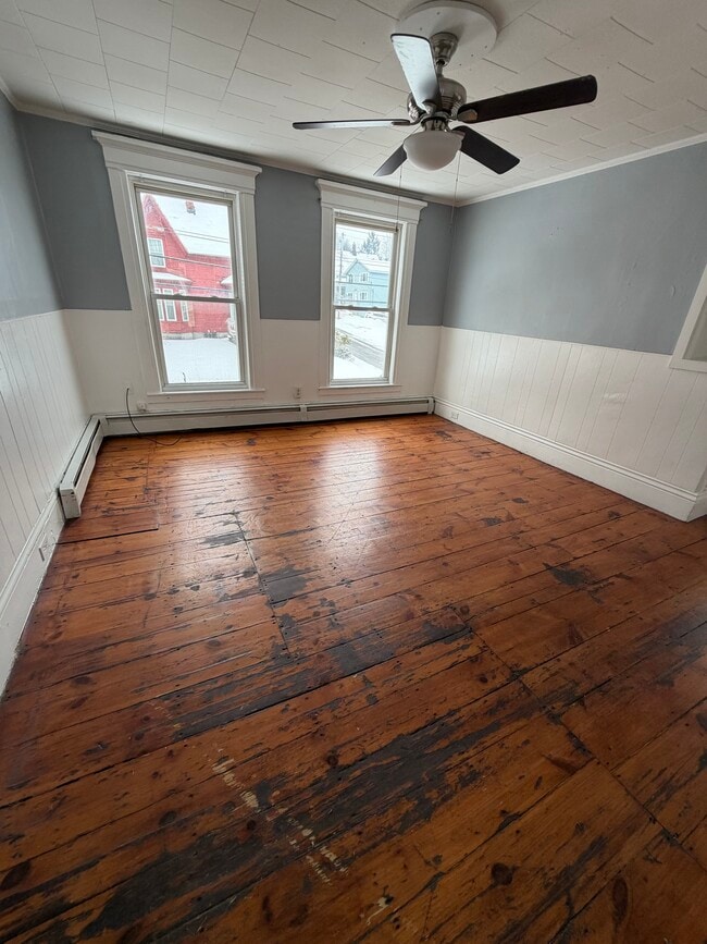 Building Photo - 452 Manchester St