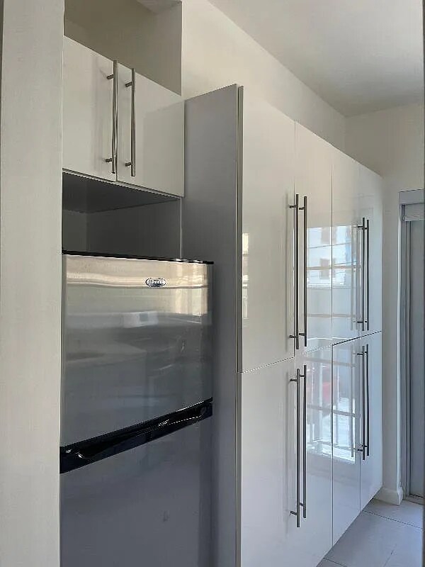 Foto del edificio - 916 W 42 St