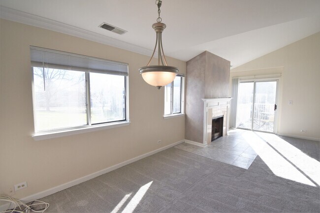 Foto del edificio - 607 Stone Cir Ct