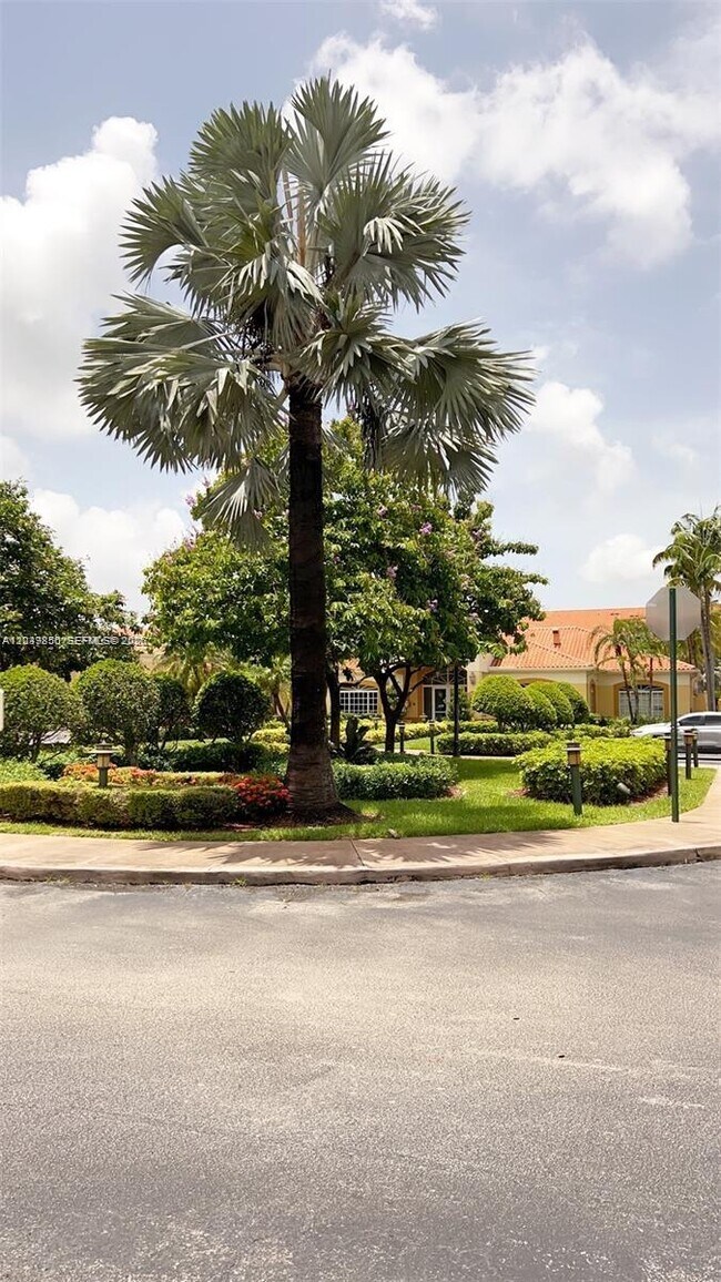 Building Photo - 7350 NW 114th Ave