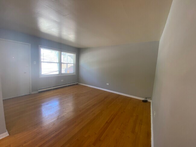 Building Photo - 5021 Columbus Dr