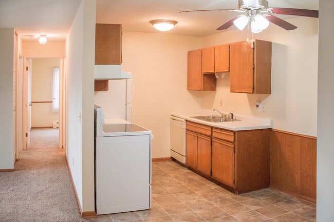 Building Photo - Tonkaway Apartments