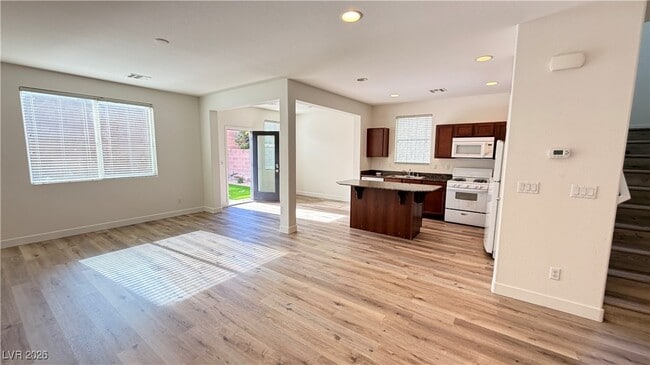 Building Photo - 7375 Benlomond Ave