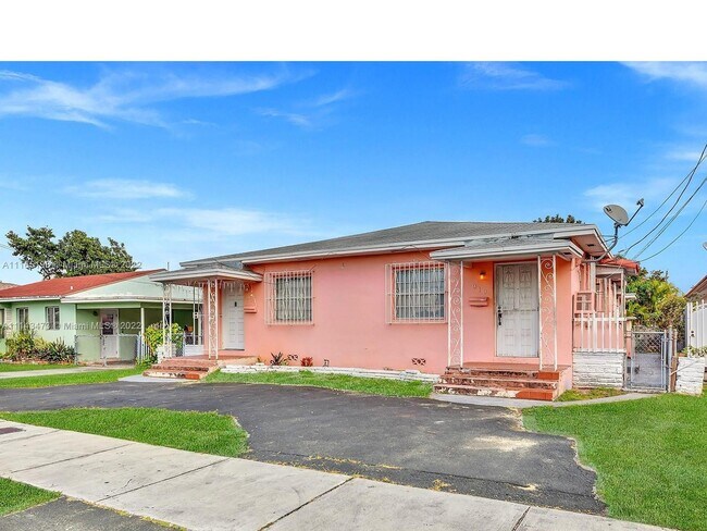 Building Photo - 919 NW 23rd Ct
