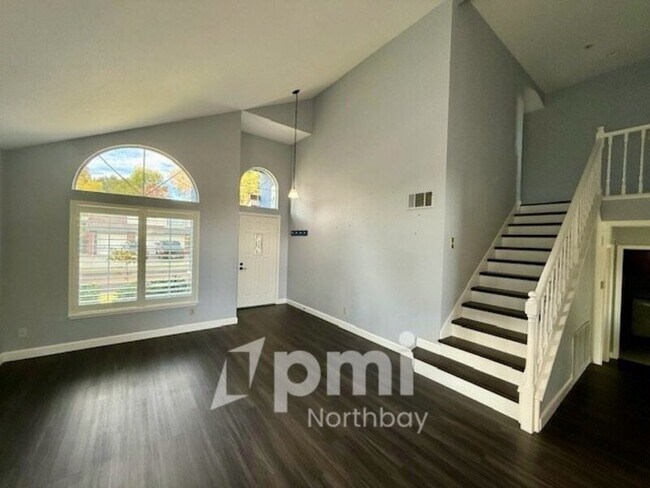 Foto del edificio - 743 Lafayette Rd