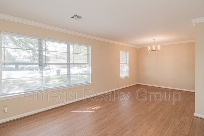 Building Photo - 3421 Fieldcrest Dr