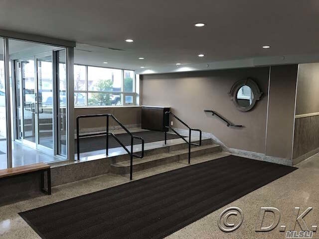 Foto del edificio - 210 Shore Rd