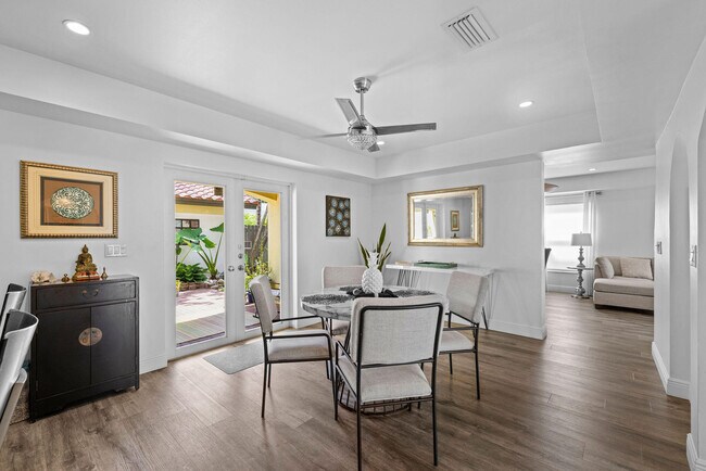Building Photo - 360 NE Wavecrest Way