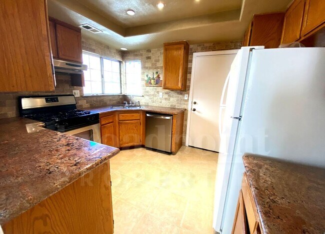 Building Photo - 2187 Amorosa Glen