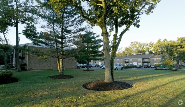 Princeton Court Apartments in Hamilton NJ Apartments com Princeton Court Apartments in Hamilton NJ Apartments com