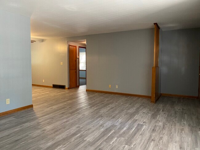 Foto del edificio - 1342 S Market St