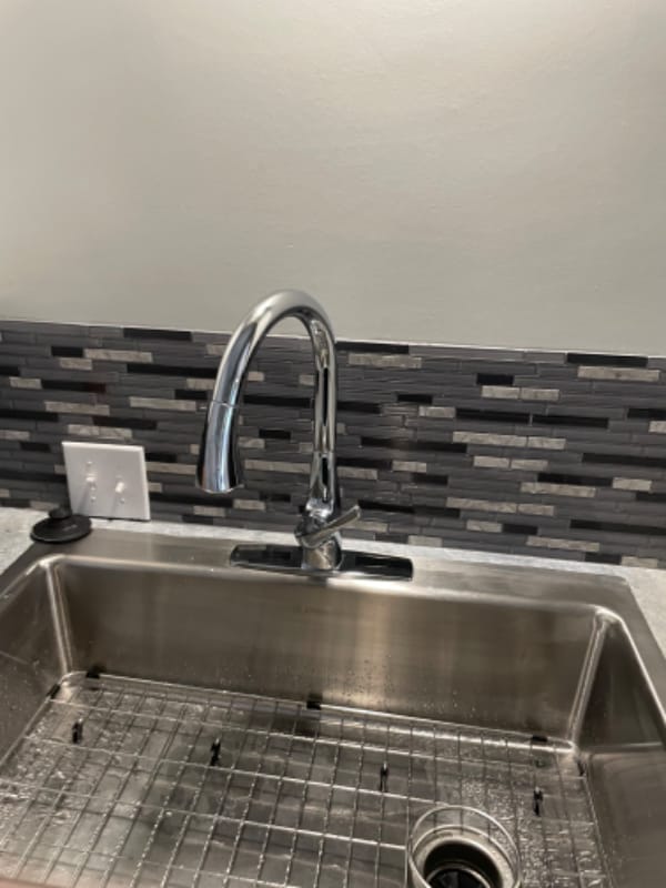 Building Photo - 104 S 5th St