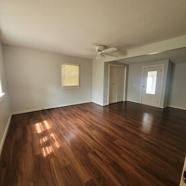 Foto del edificio - 618 E 7th St