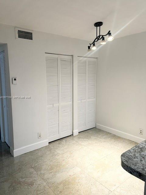 Foto del edificio - 10749 Cleary Blvd