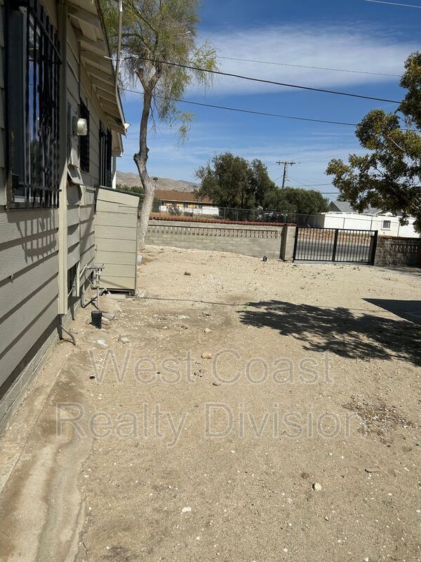 Foto del edificio - 66239 Desert View Ave