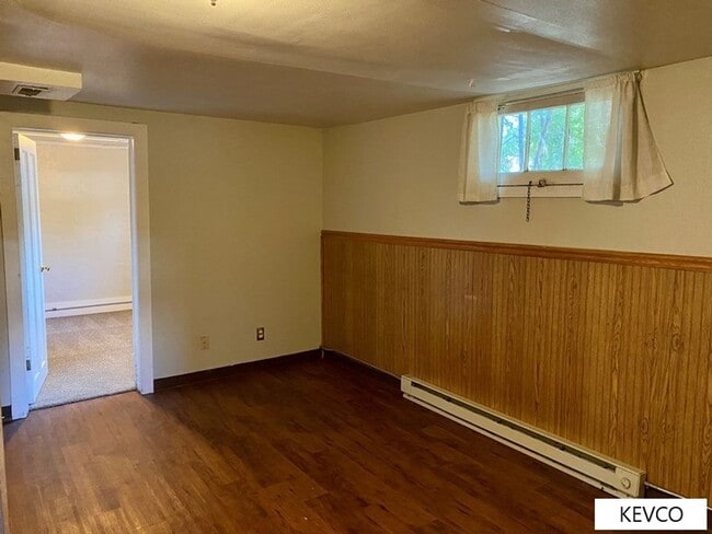 Building Photo - 827 Remington St