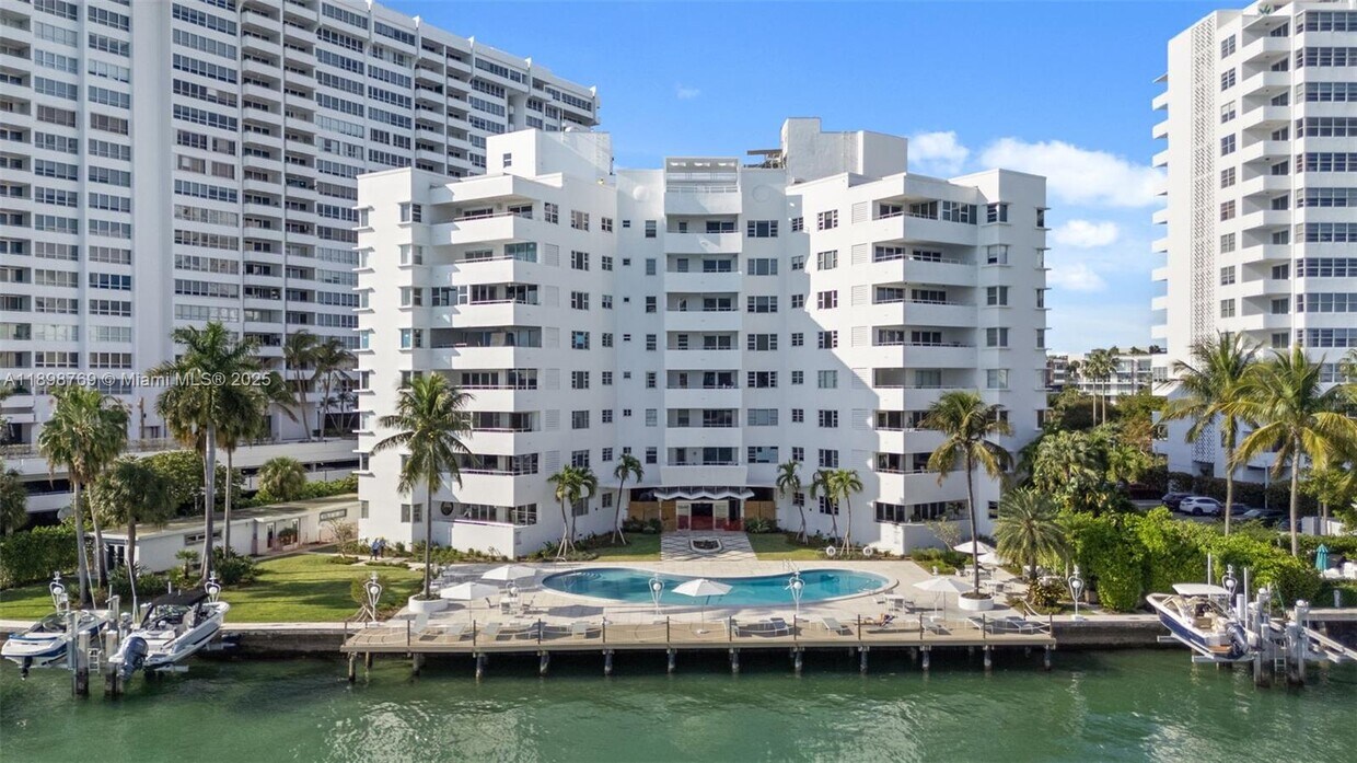 Foto principal - 16 Island Ave