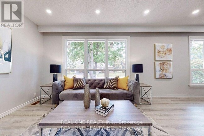 Building Photo - 105 Aurora Heights Dr