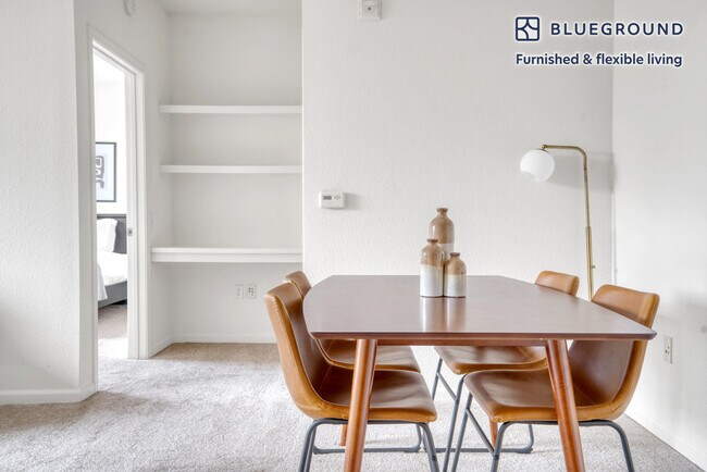 Foto del edificio - 3110 Rubino Dr