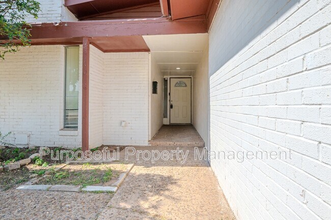 Foto del edificio - 501 N Peniel Ave