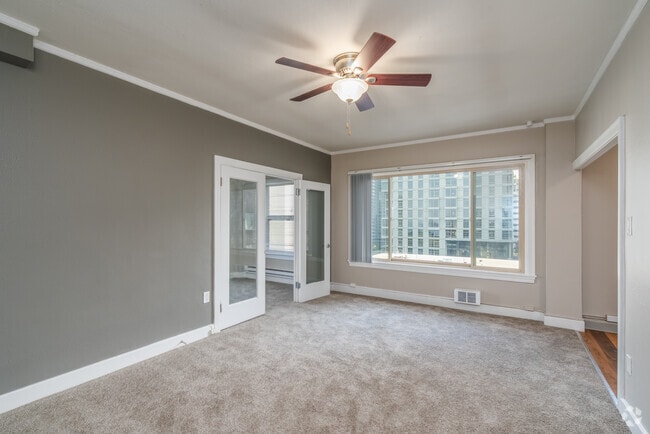 1BR, 1BA - 550SF - Living Room - Cornelius Apartments