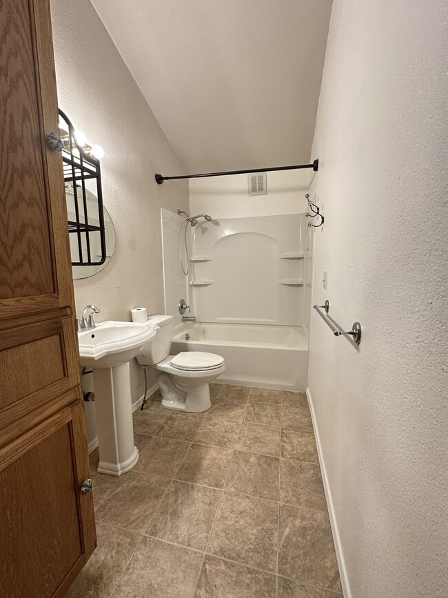 Foto del edificio - 467 Quinault Ave SE