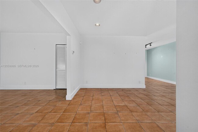 Building Photo - 12930 SW 81st Ave