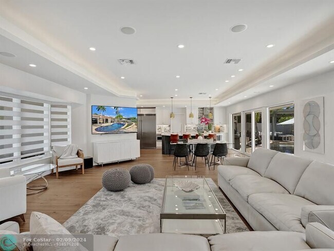 Foto del edificio - 2590 NE 43rd St