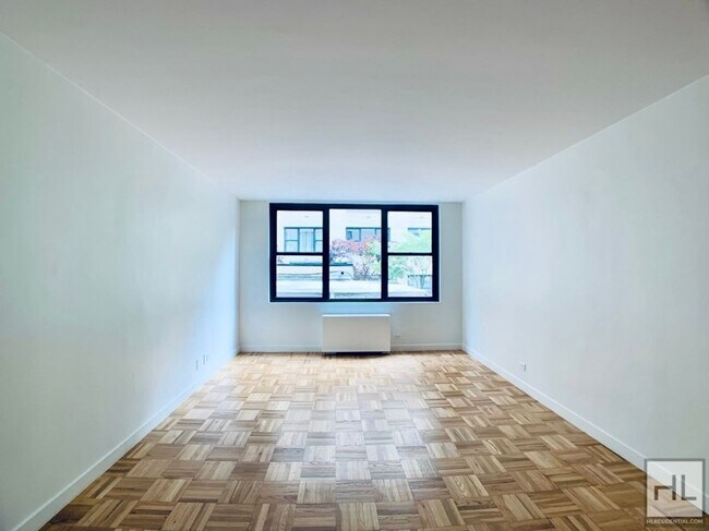 Building Photo - EAST 49 STREET