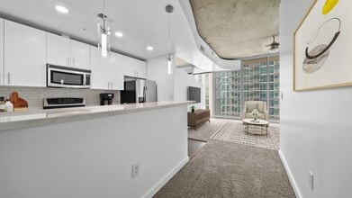 Building Photo - 5925 Almeda Rd