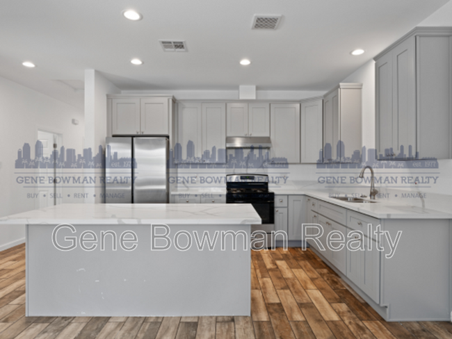 Foto del edificio - 1339 E 7th St