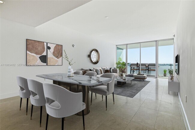 Foto del edificio - 700 NE 26th Terrace