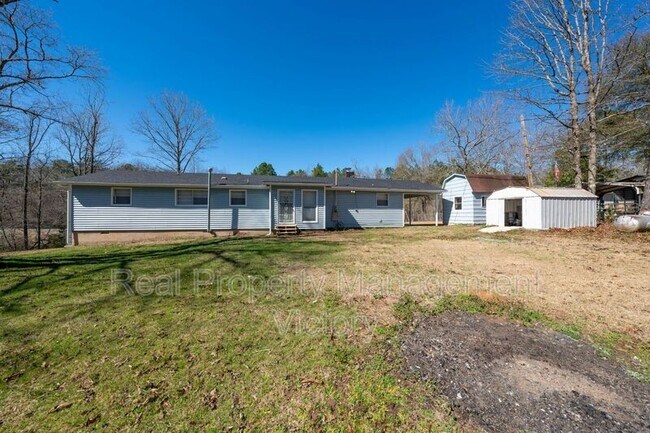 Building Photo - 3134 Country Club Rd