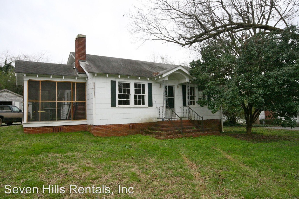 1566 Calhoun Rd NE, Rome, GA 30161 House Rental in Rome, GA