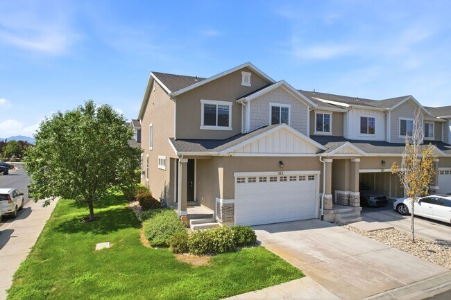 Foto del edificio - Waters Edge Townhome