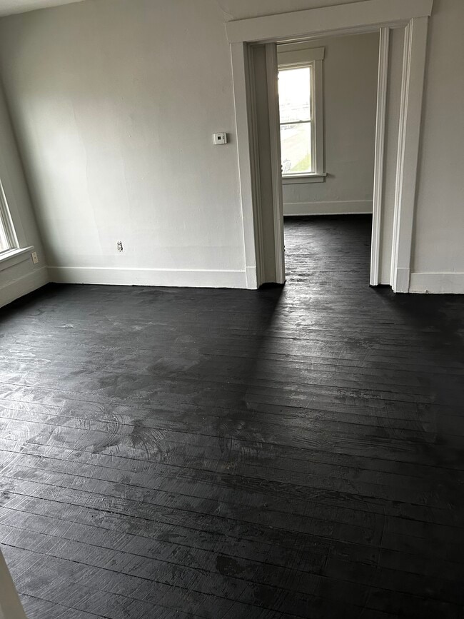 Building Photo - 2702 Brandes St