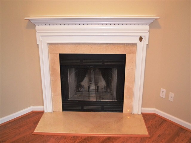 Building Photo - 36 Halehaven Dr