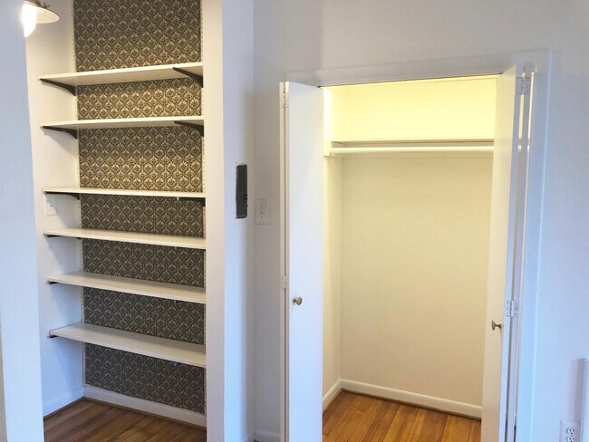 Foto del edificio - 320 Constitution Ave NE