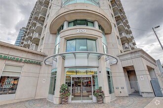 Building Photo - 200 Rideau St
