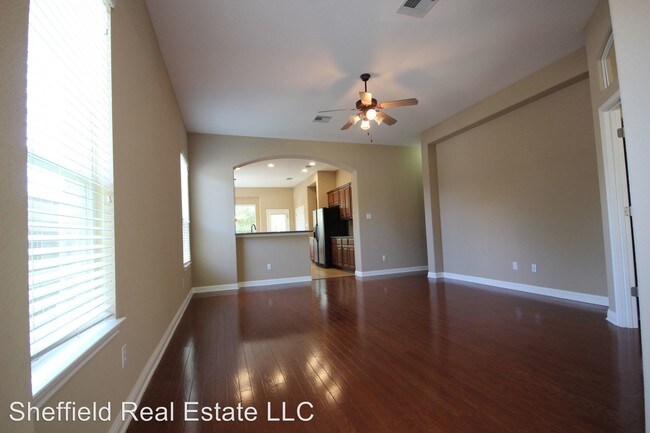 Building Photo - 10301 Yellowstone Dr