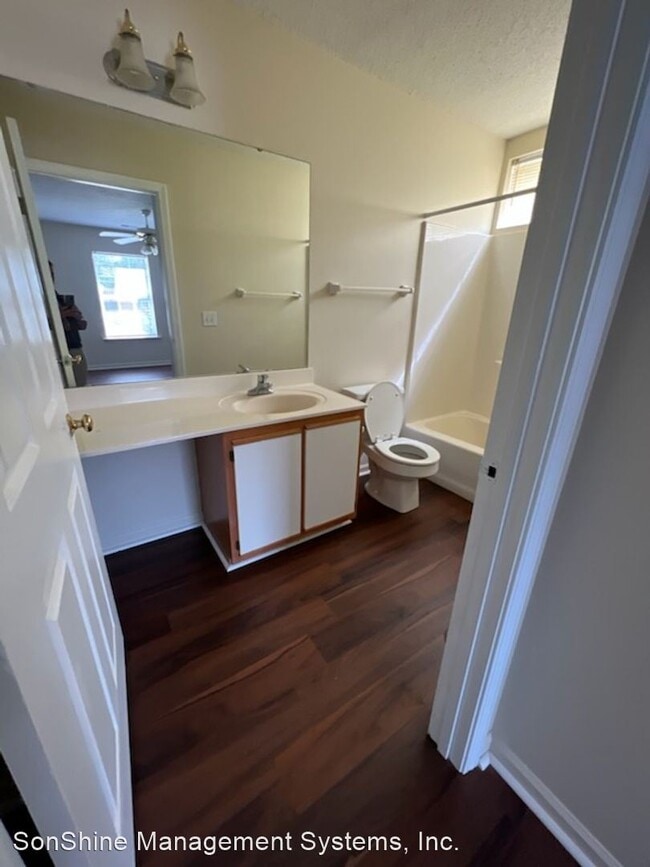 Building Photo - 3 br, 2 bath House - 529 E Third Loop Rd