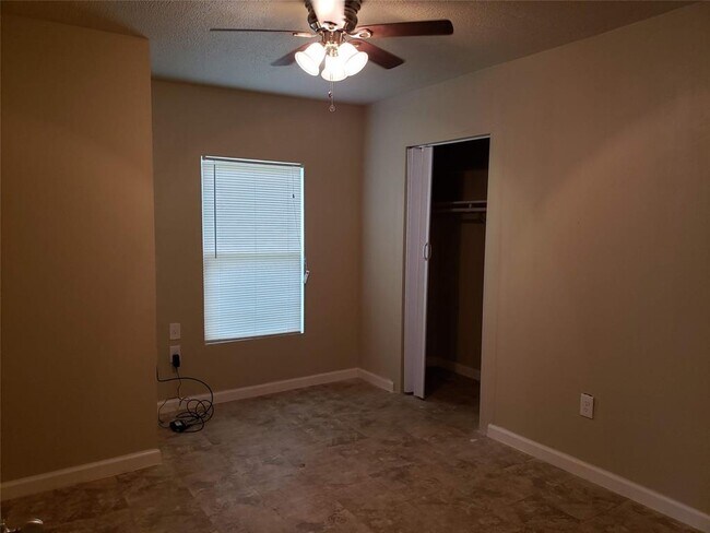Building Photo - 6319 Rosemary Ln