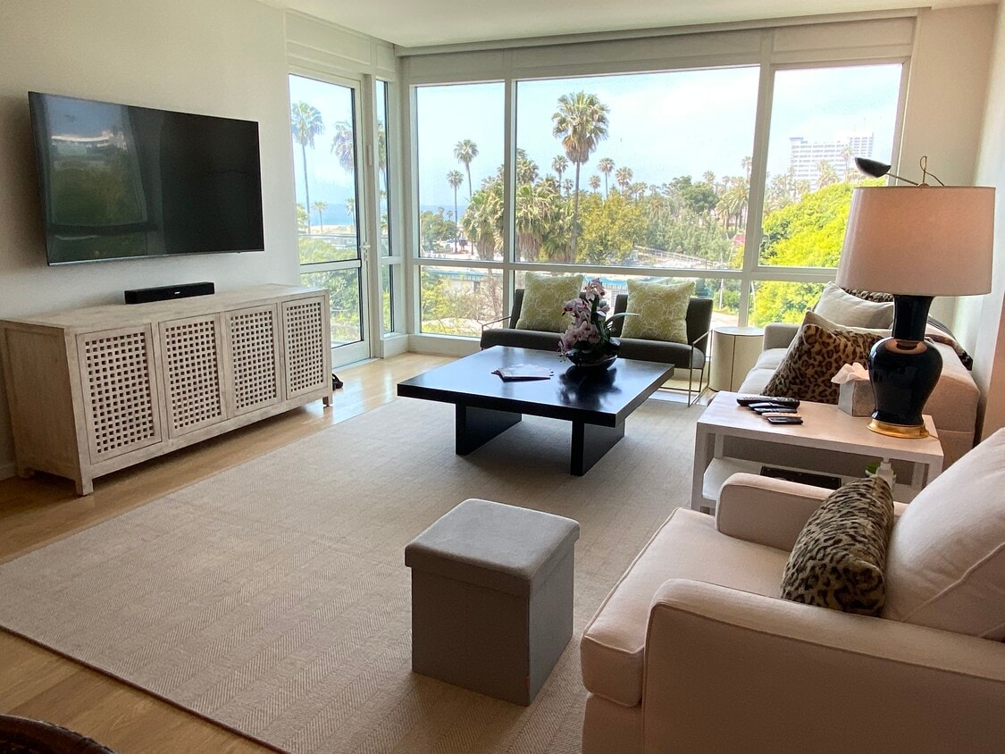 1705 Ocean Ave, Santa Monica, CA 90401 Condo for Rent in Santa Monica